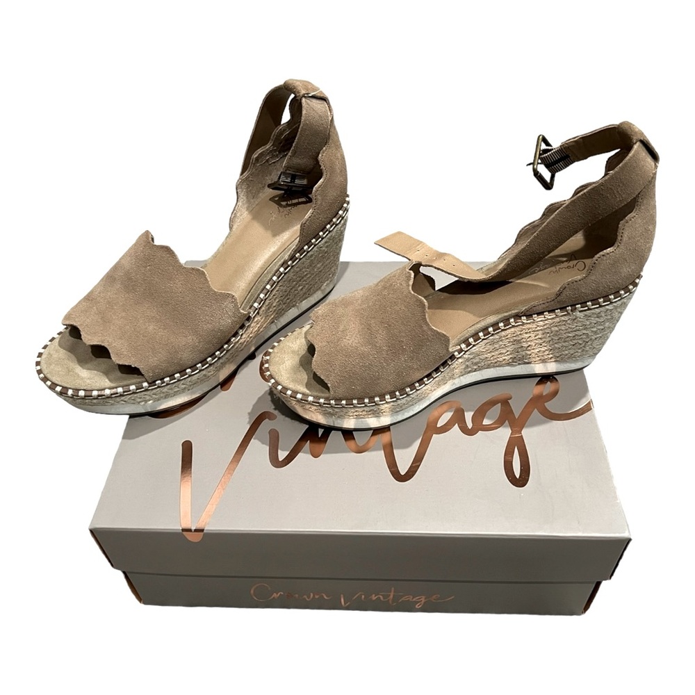Crown Vintage Camel Sandal Wedges Size 7